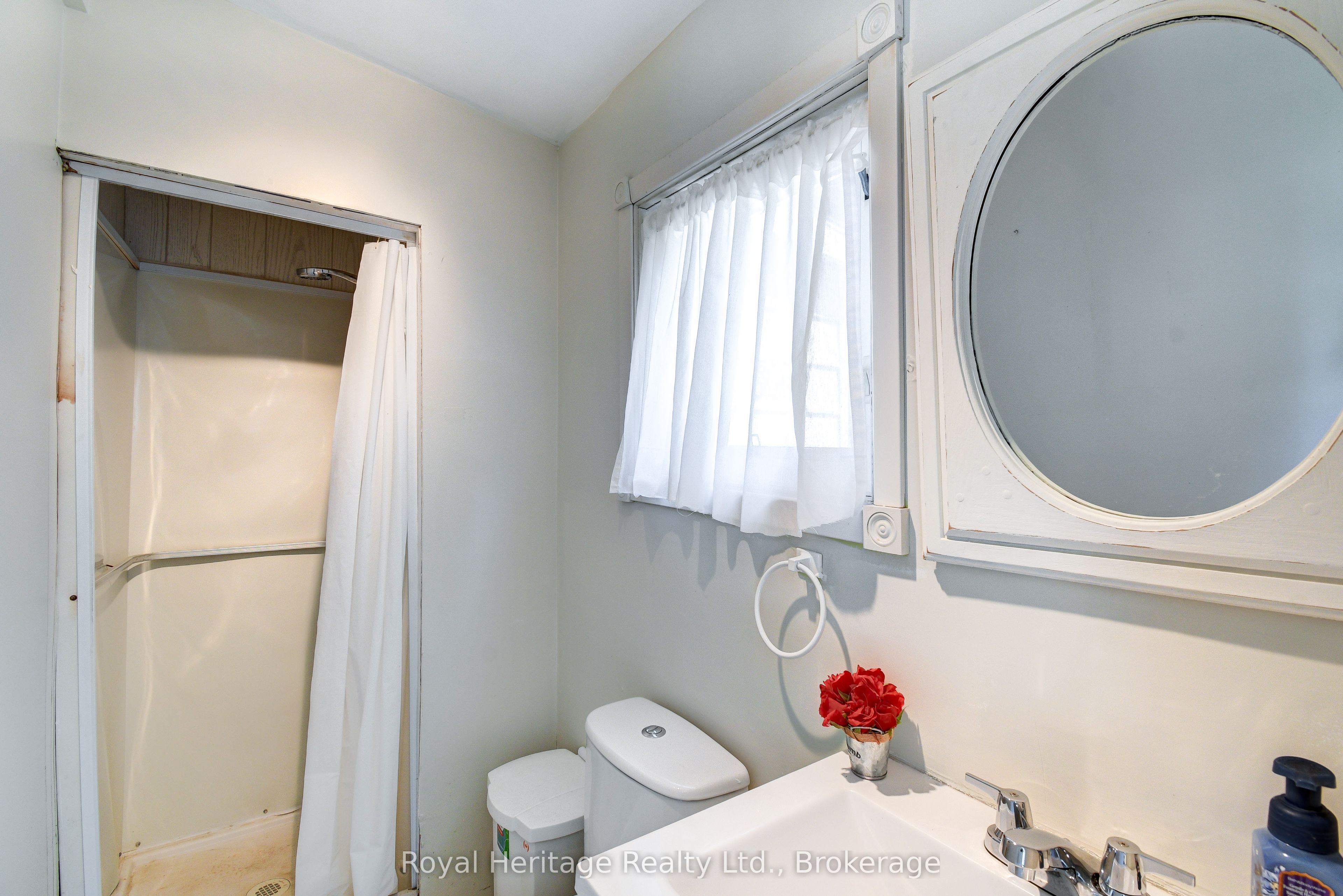 680 Round Lake Road Property Photo 28