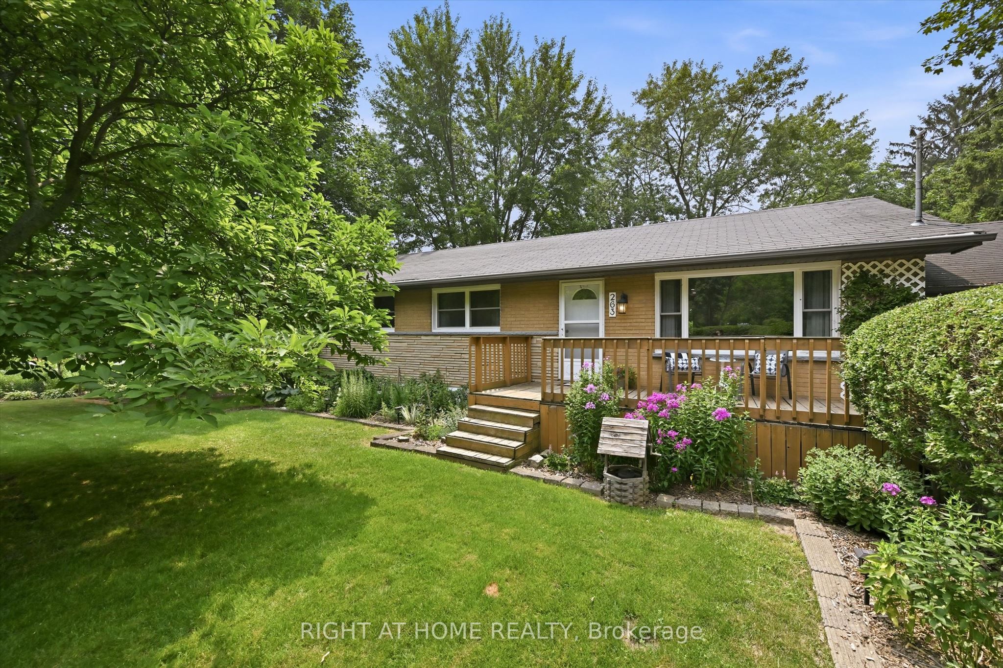 263 Weir's Lane Property Photo 1