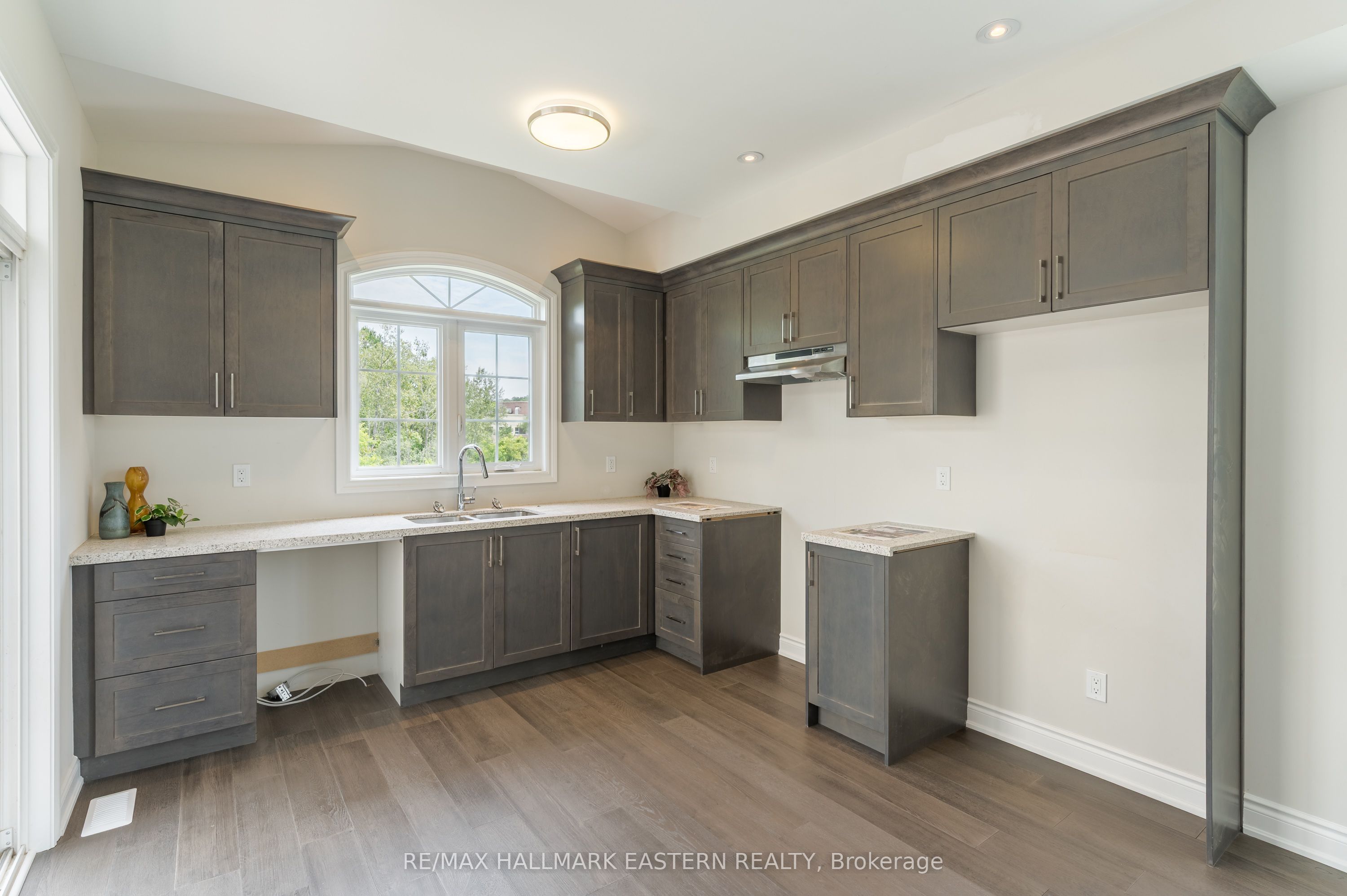 35 Coldbrook Drive Property Photo 14