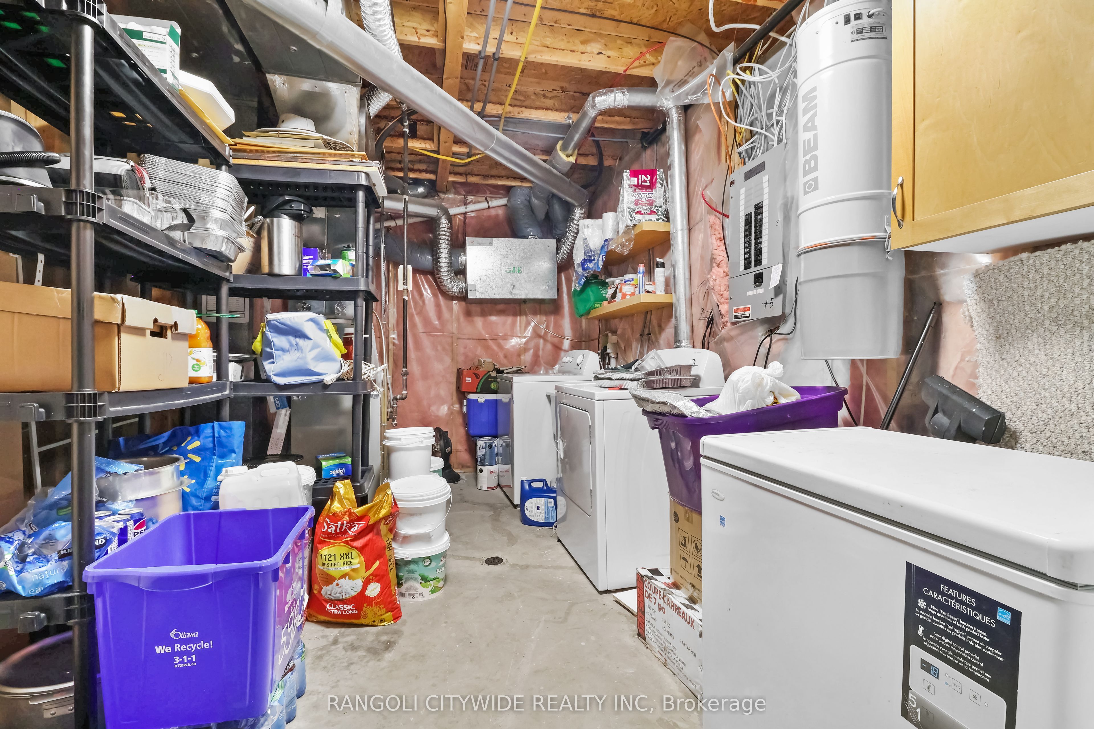5962 Pineglade Crescent Property Photo 25