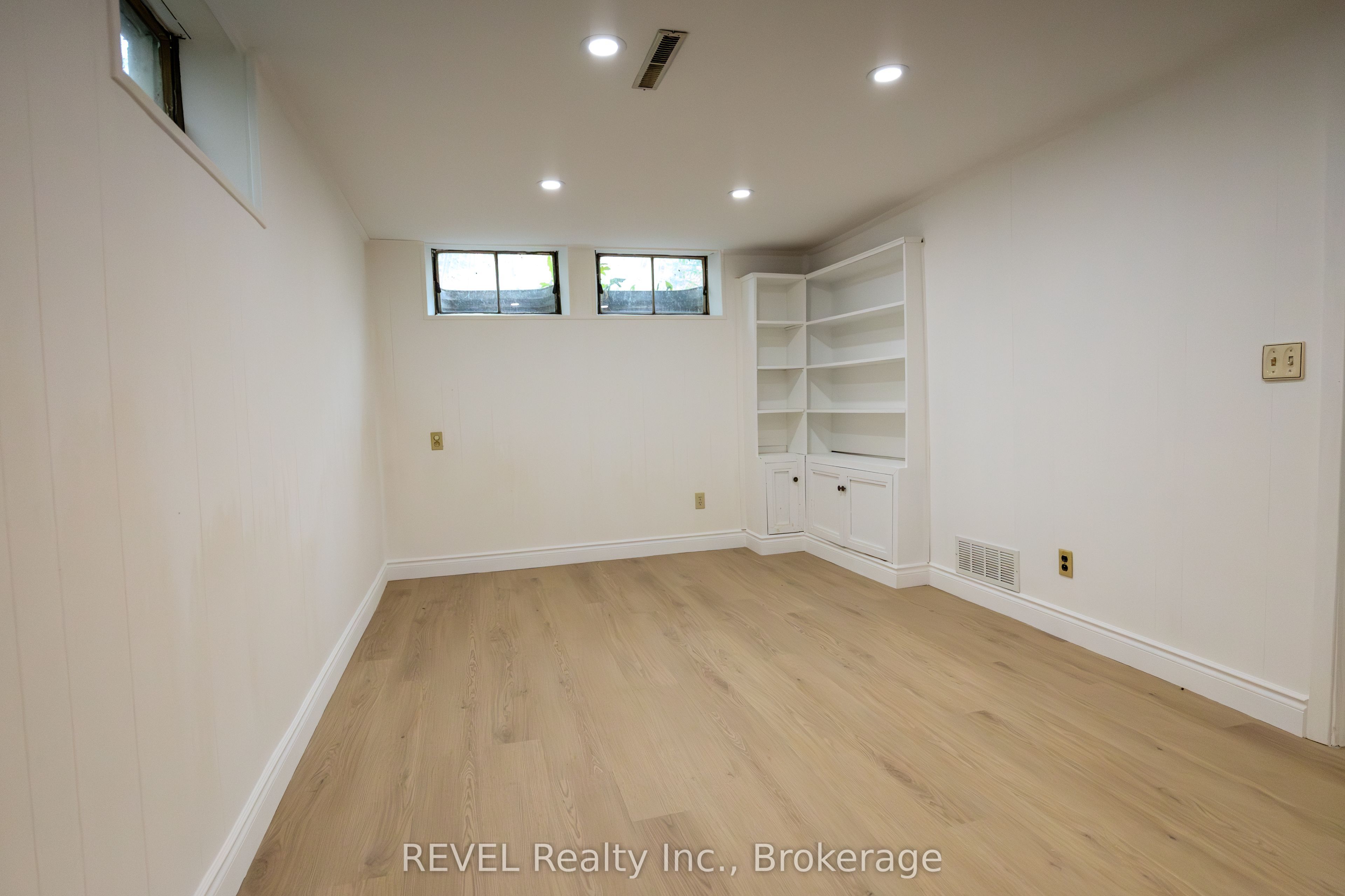 19 Woodington Crescent Property Photo 25