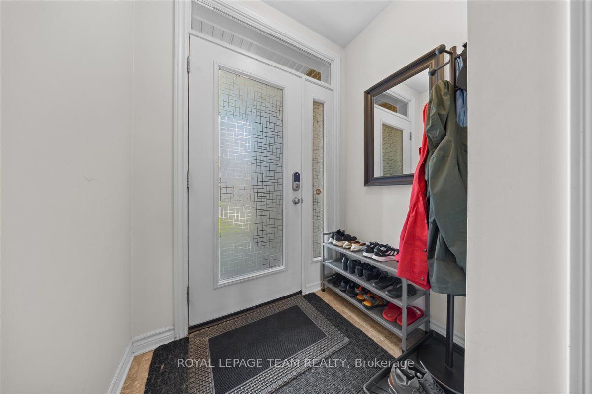 552 Jackdaw Avenue Property Photo 3