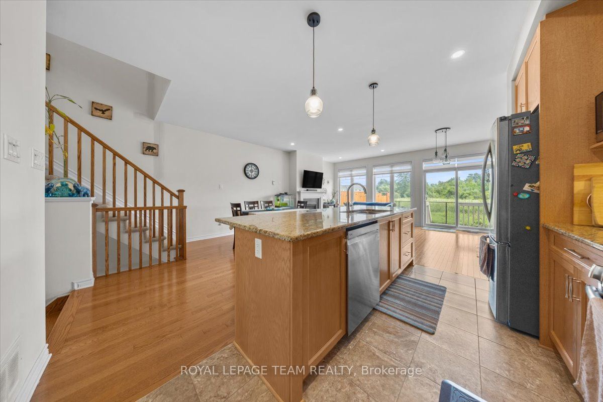 552 Jackdaw Avenue Property Photo 9