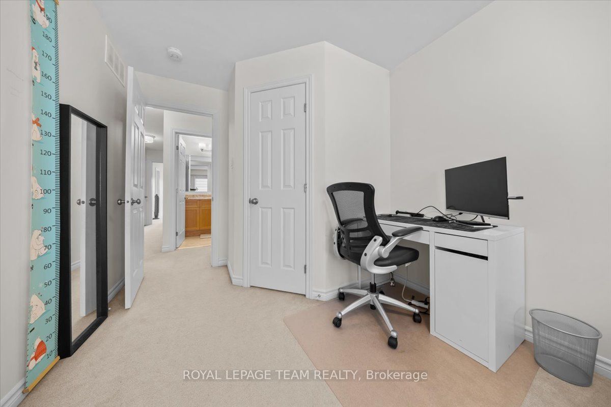 552 Jackdaw Avenue Property Photo 23