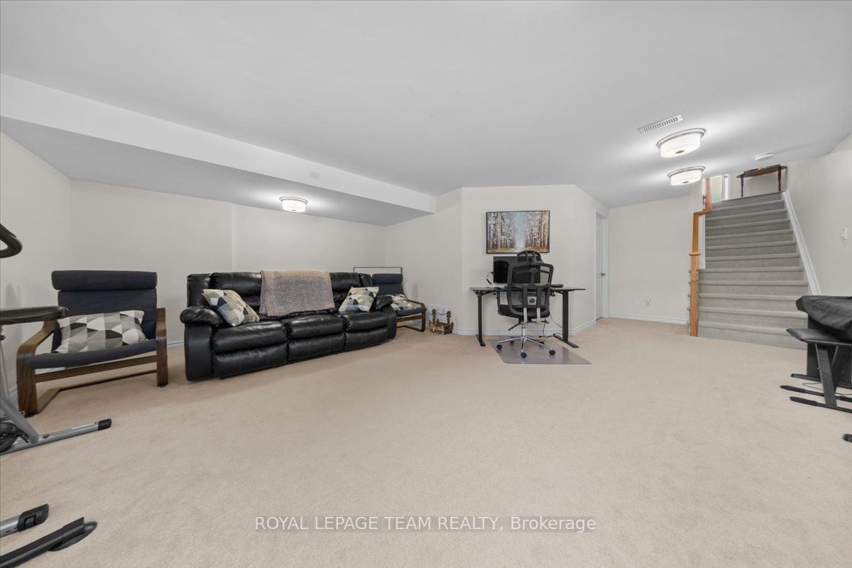 552 Jackdaw Avenue Property Photo 27