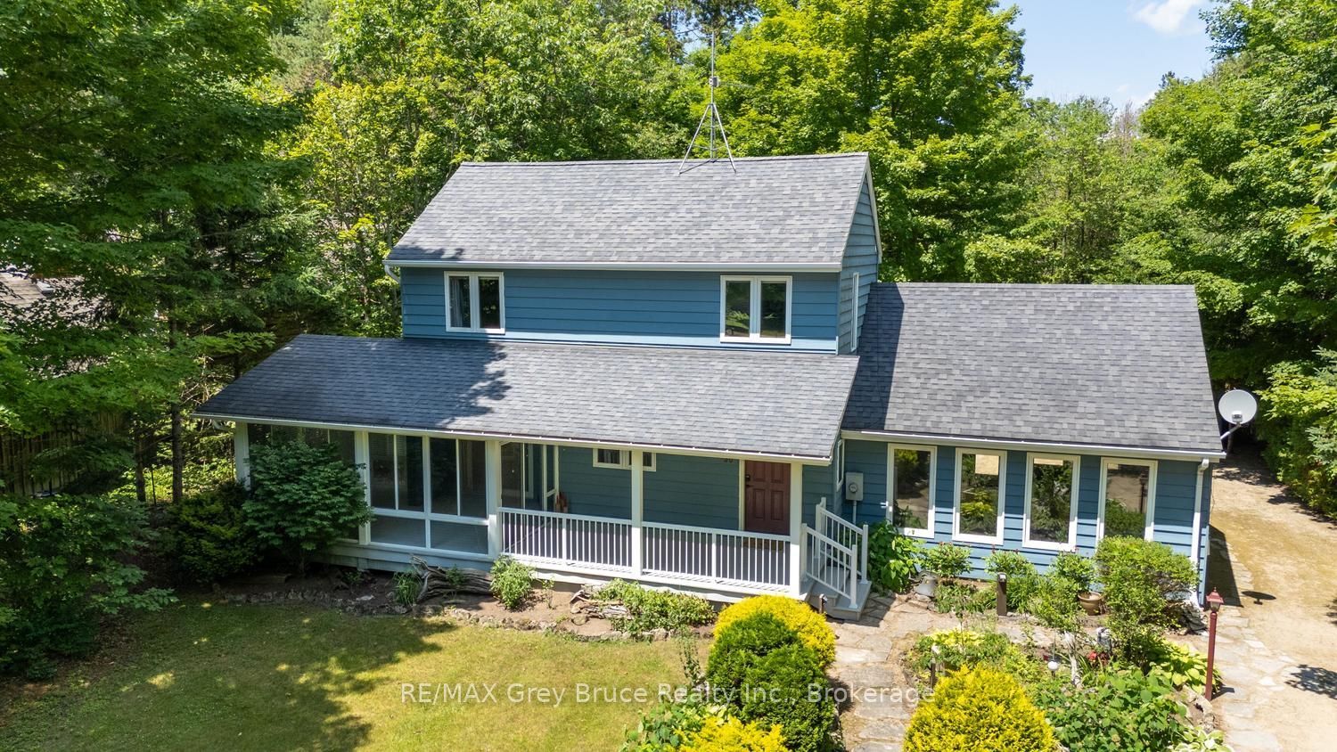 30 Riverside Place Property Photo 1