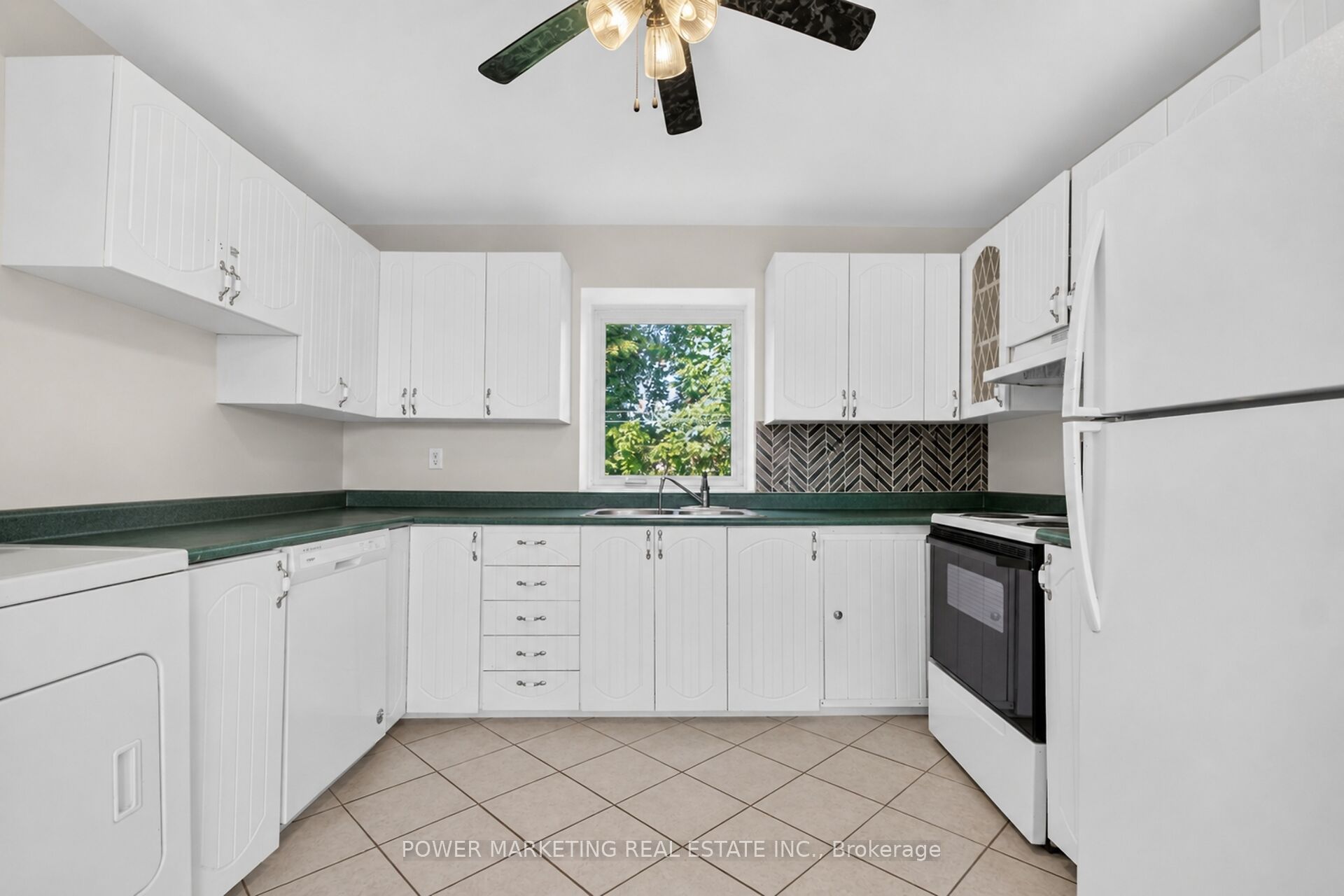 2051 Blackcreek Road Property Photo 15