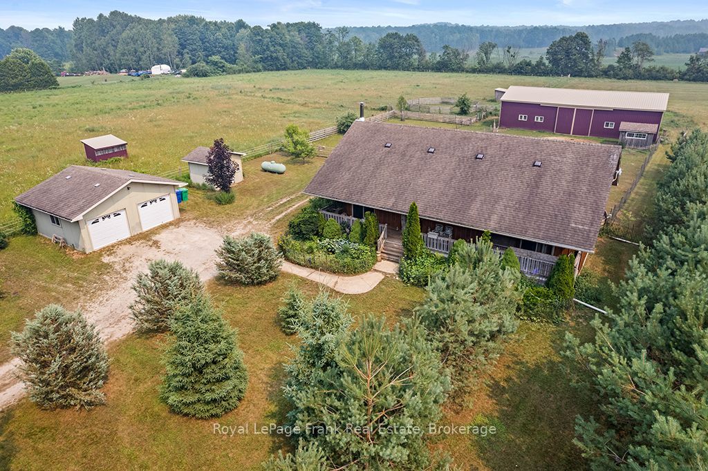 720472 20 Side Road Property Photo 3
