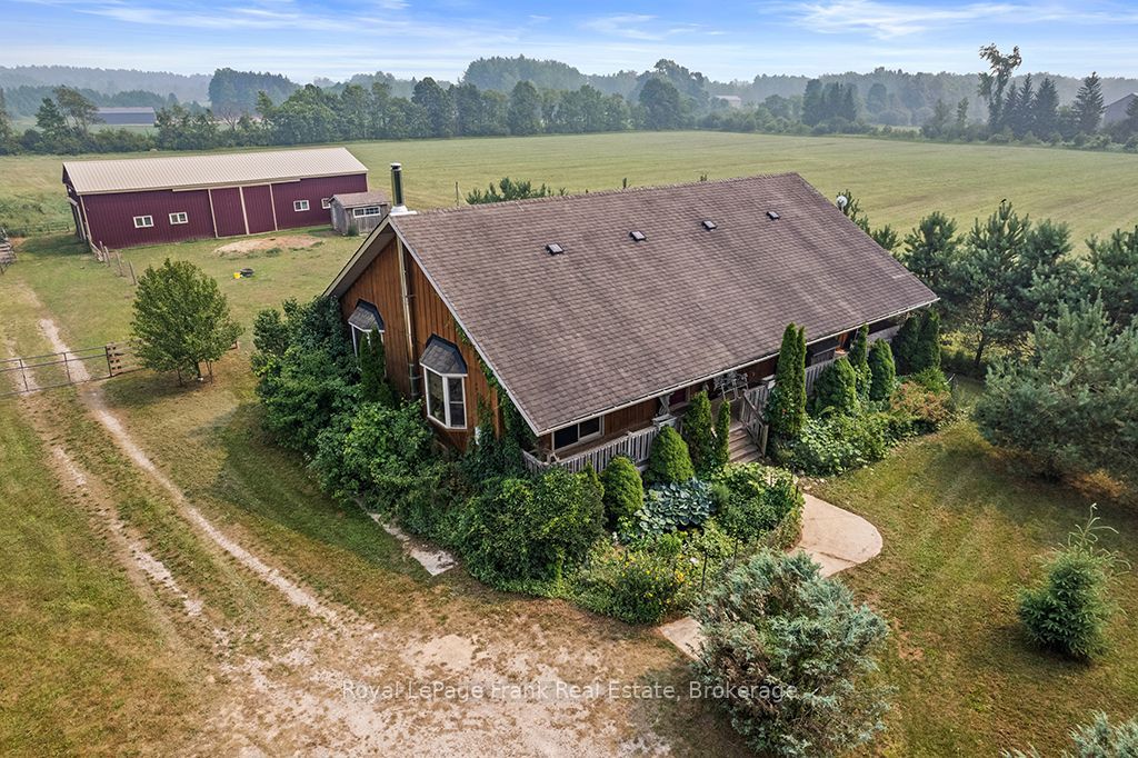 720472 20 Side Road Property Photo 4