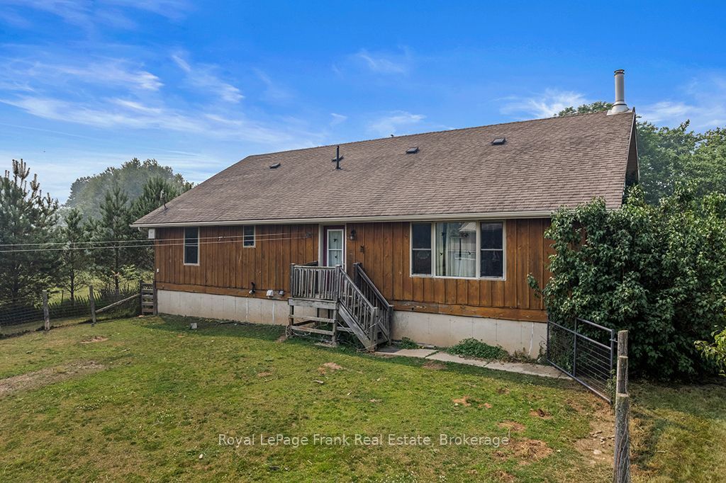 720472 20 Side Road Property Photo 7