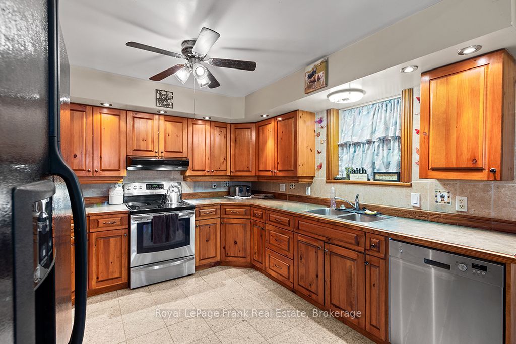 720472 20 Side Road Property Photo 12