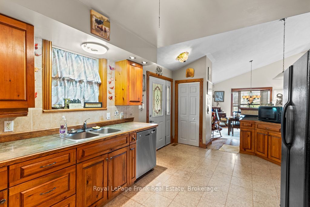 720472 20 Side Road Property Photo 13