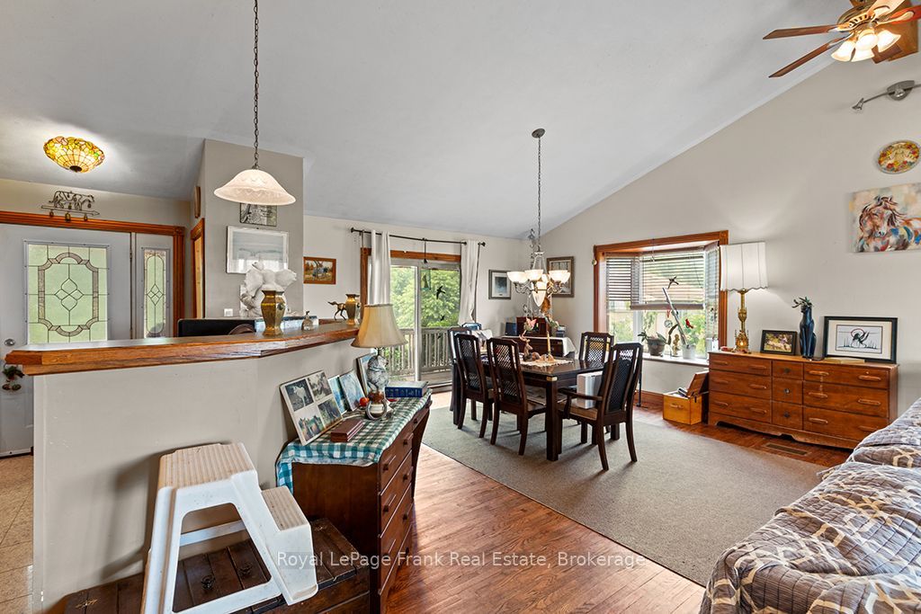 720472 20 Side Road Property Photo 14