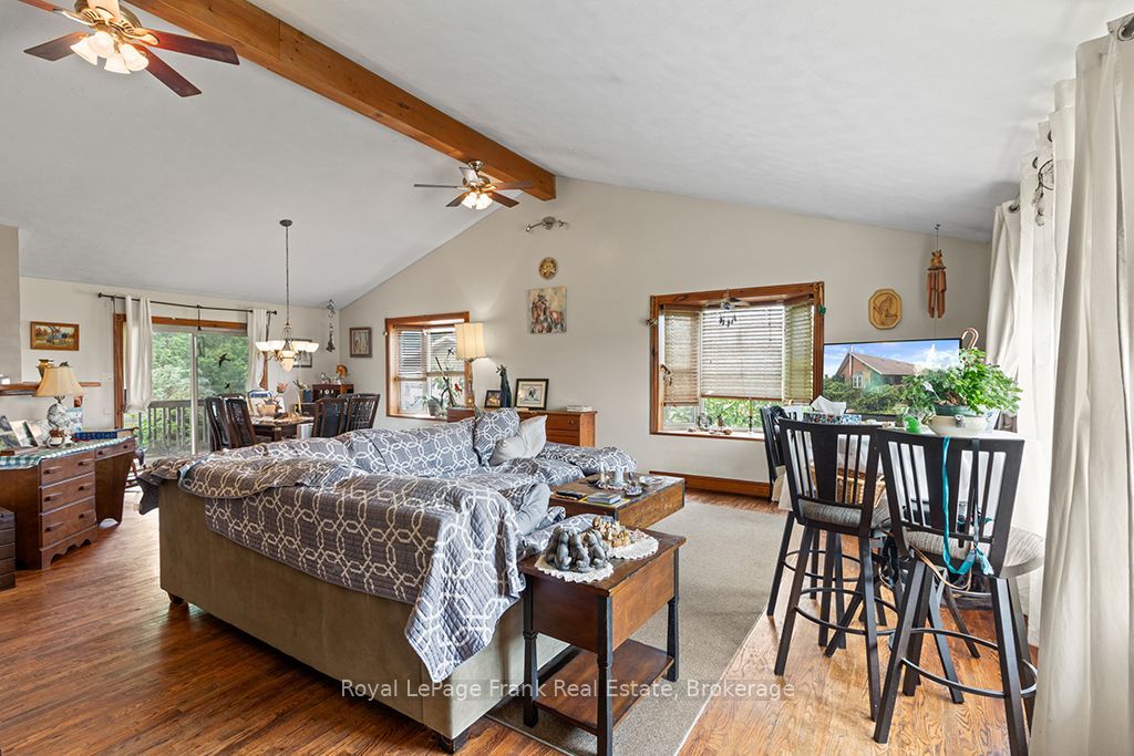 720472 20 Side Road Property Photo 18