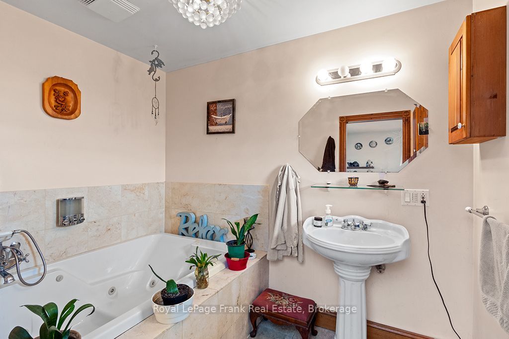 720472 20 Side Road Property Photo 21