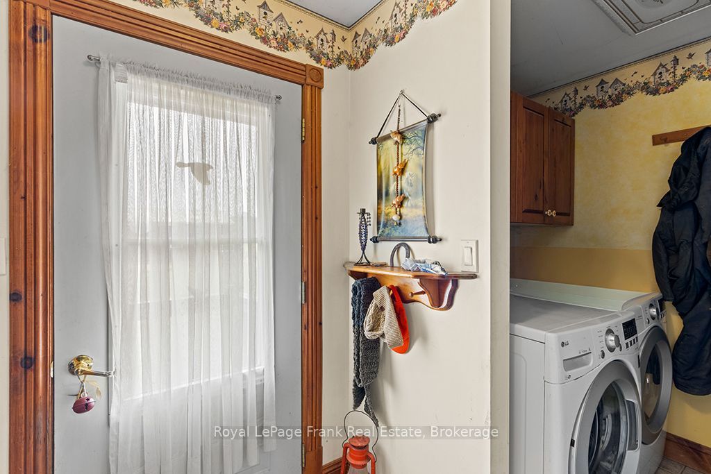 720472 20 Side Road Property Photo 25