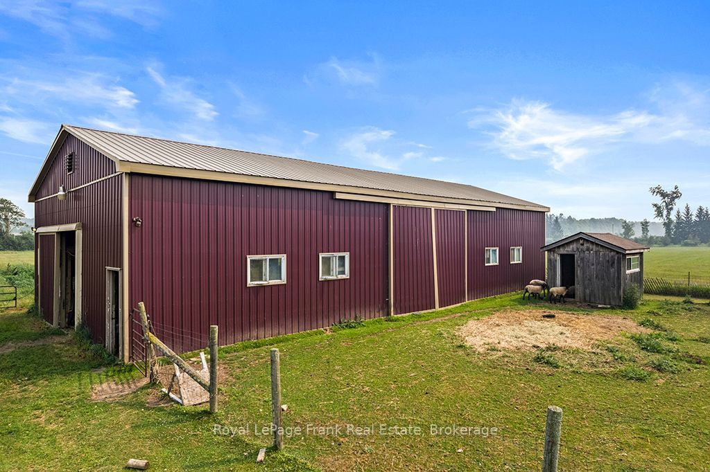 720472 20 Side Road Property Photo 33
