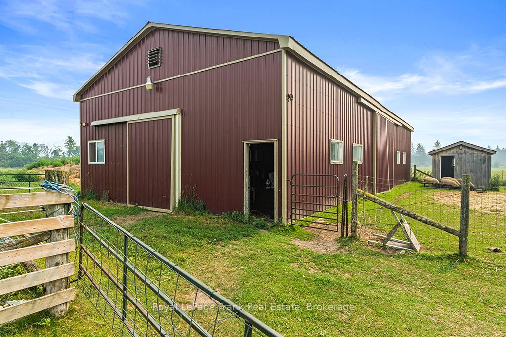 720472 20 Side Road Property Photo 37