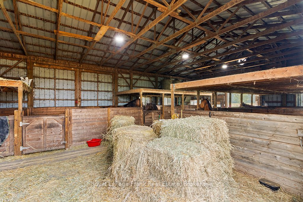 720472 20 Side Road Property Photo 39
