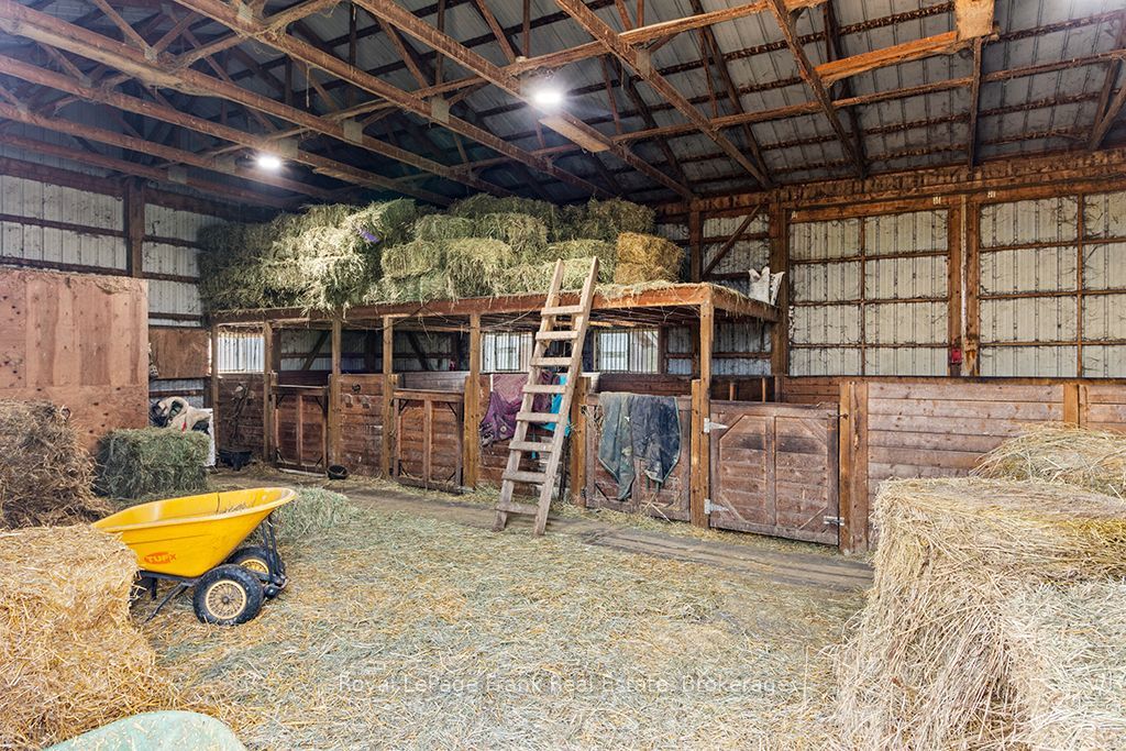 720472 20 Side Road Property Photo 40
