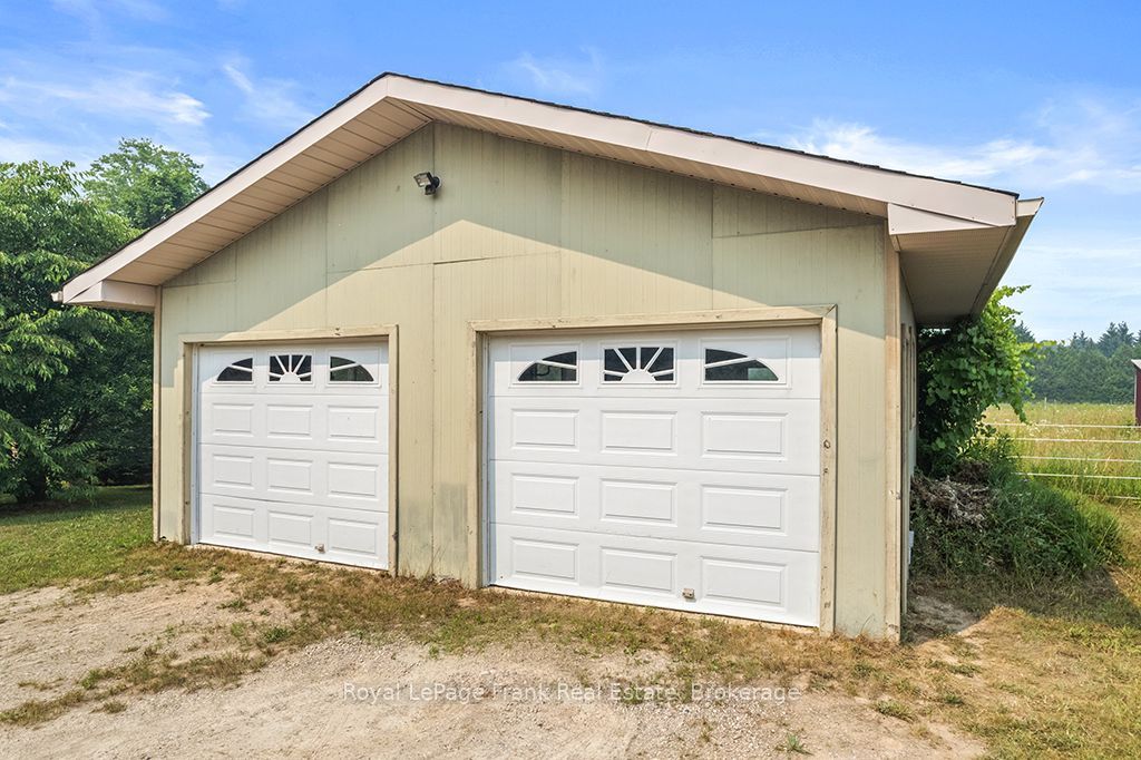 720472 20 Side Road Property Photo 43