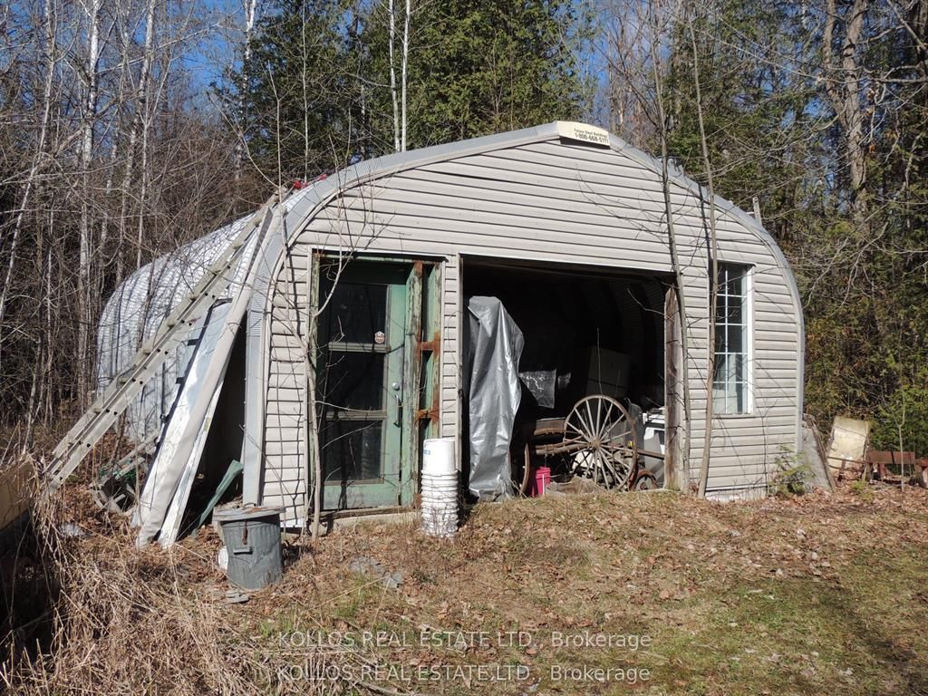 3028 Roger Stevens Drive Property Photo 4