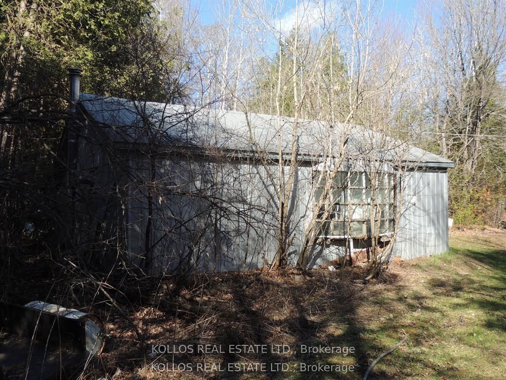 3028 Roger Stevens Drive Property Photo 5