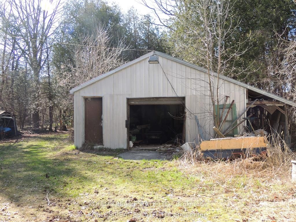 3028 Roger Stevens Drive Property Photo 6