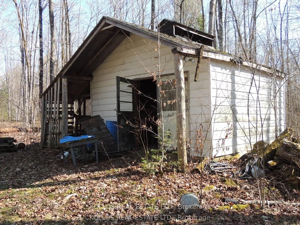 3028 Roger Stevens Drive Property Photo 7