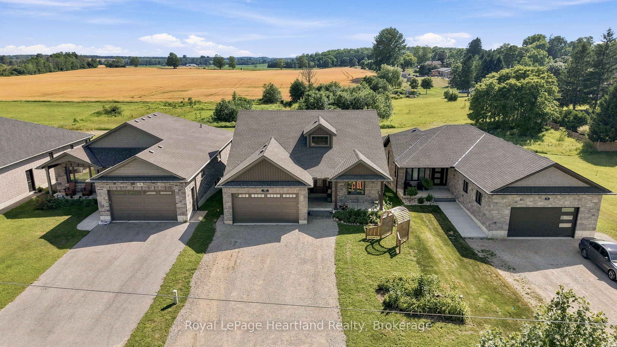 10 Minto Street S Property Photo 3