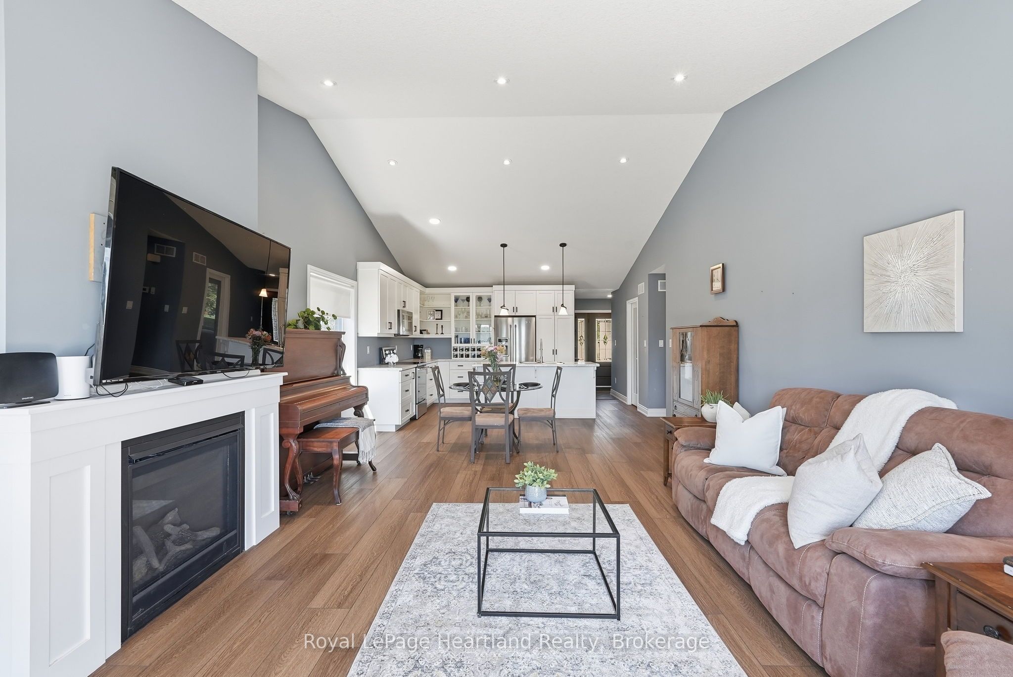 10 Minto Street S Property Photo 11