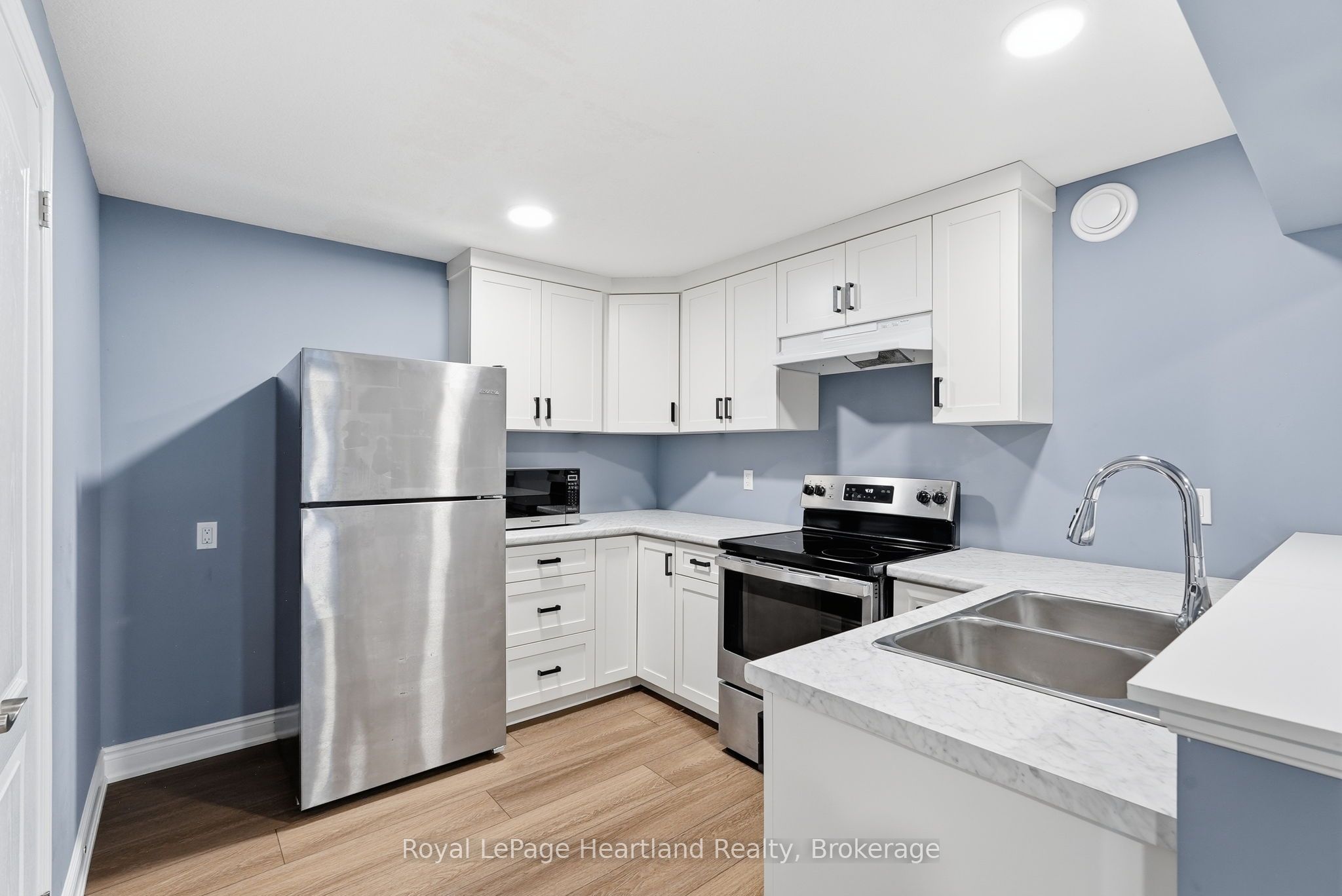 10 Minto Street S Property Photo 25