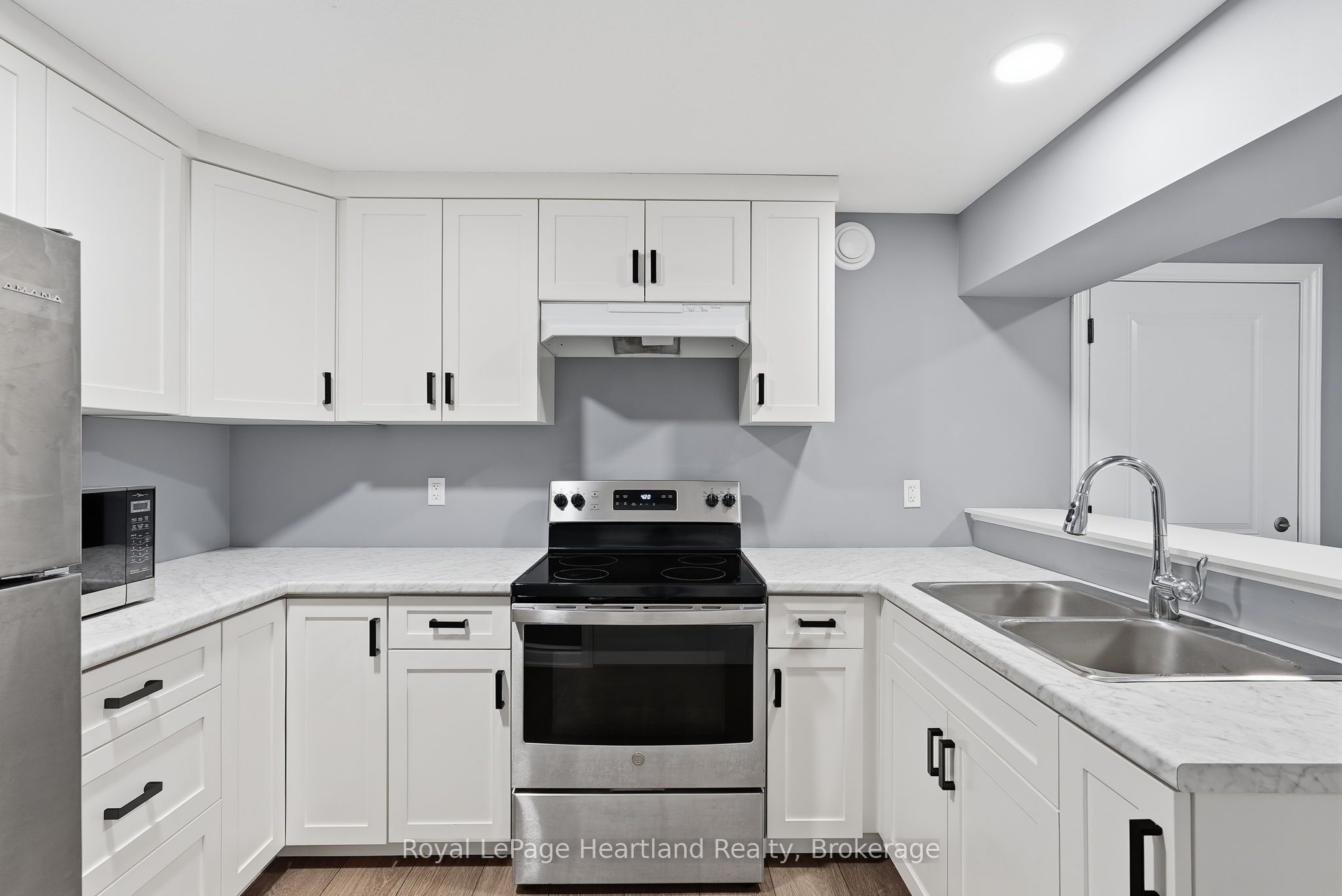 10 Minto Street S Property Photo 26