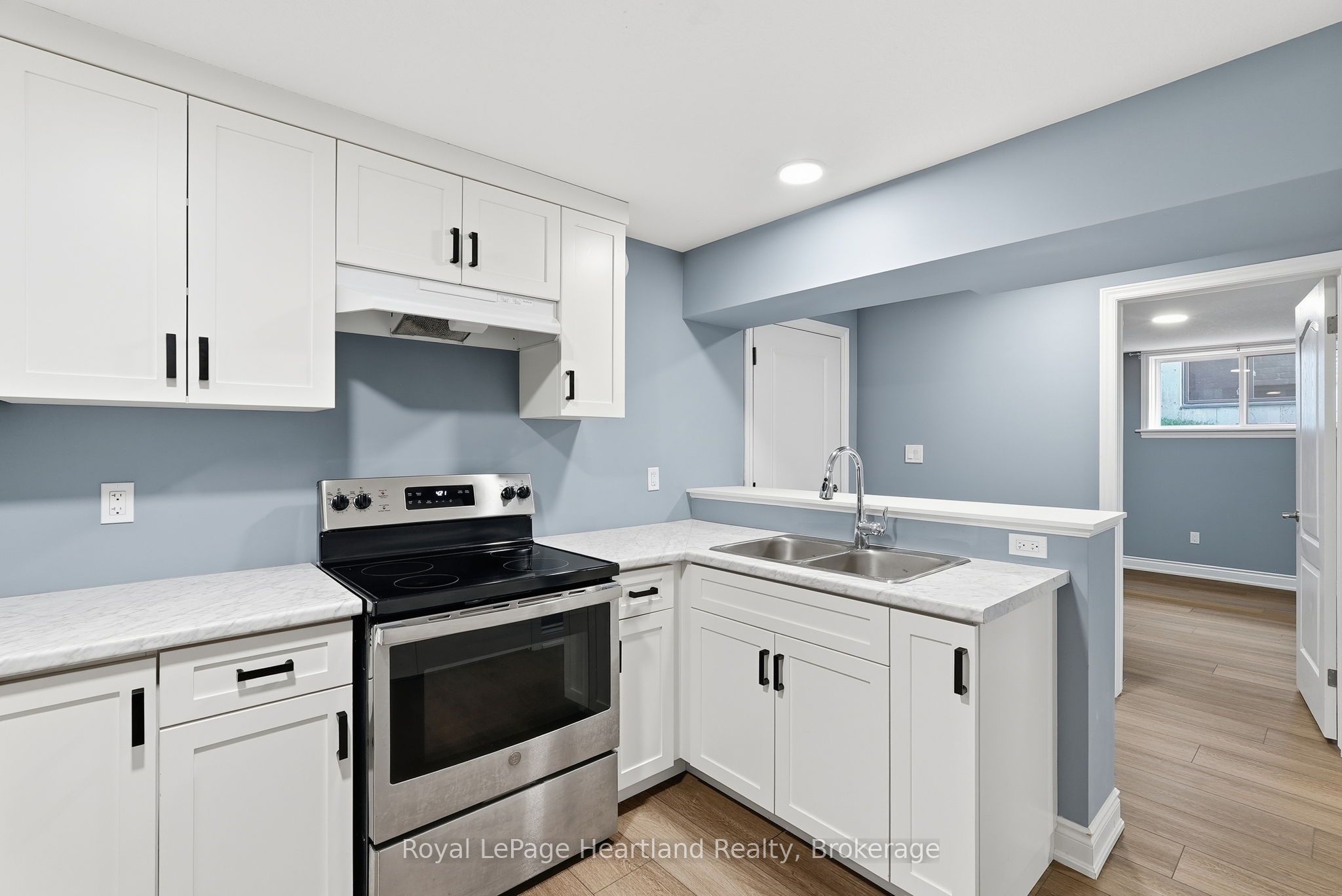 10 Minto Street S Property Photo 27