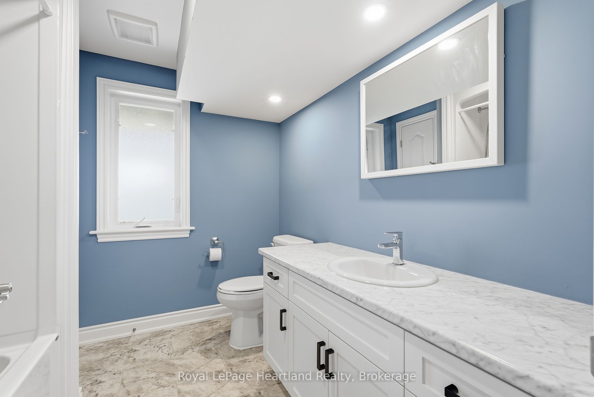 10 Minto Street S Property Photo 29