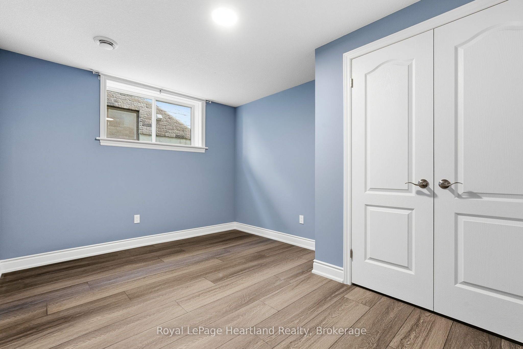 10 Minto Street S Property Photo 35