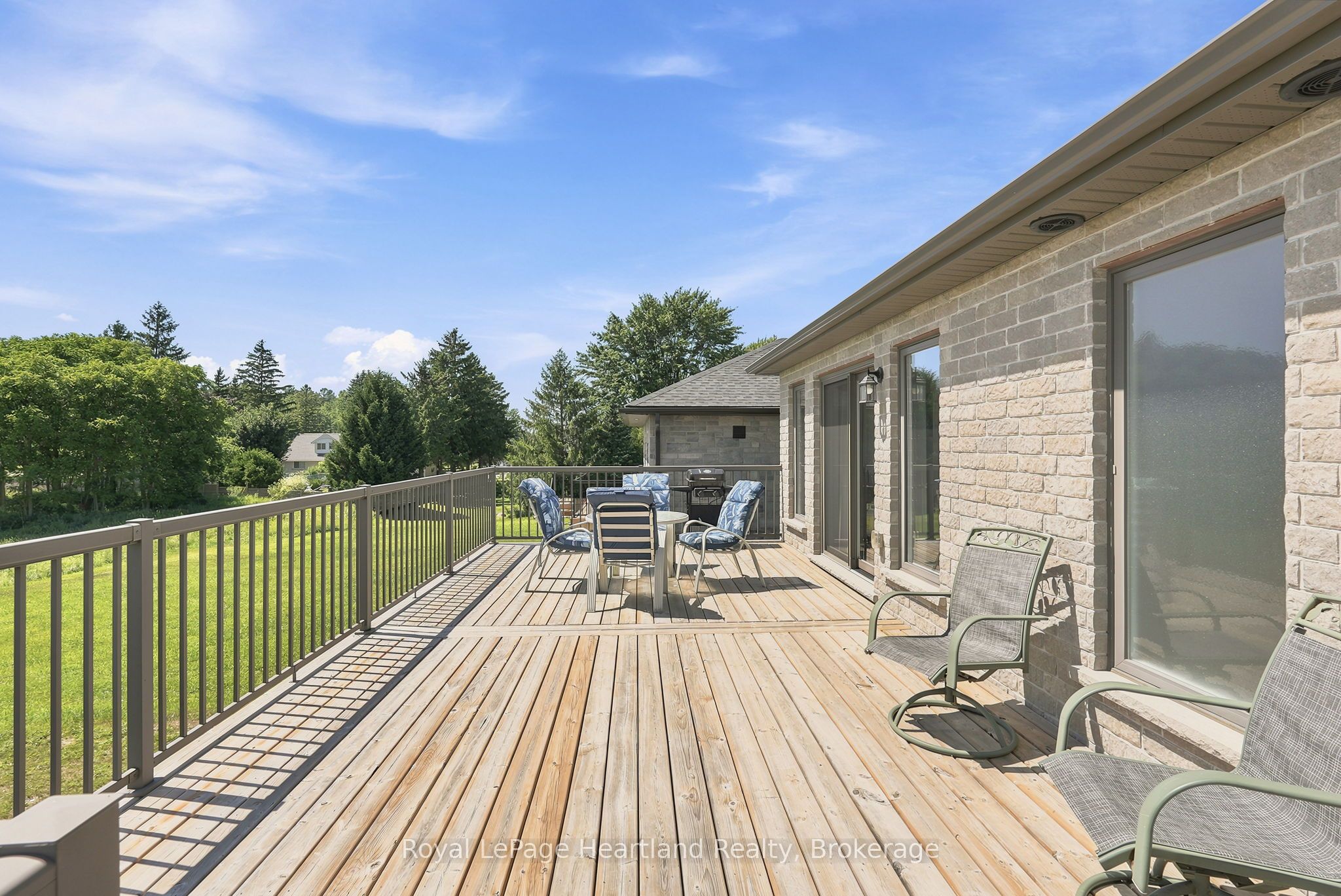 10 Minto Street S Property Photo 41