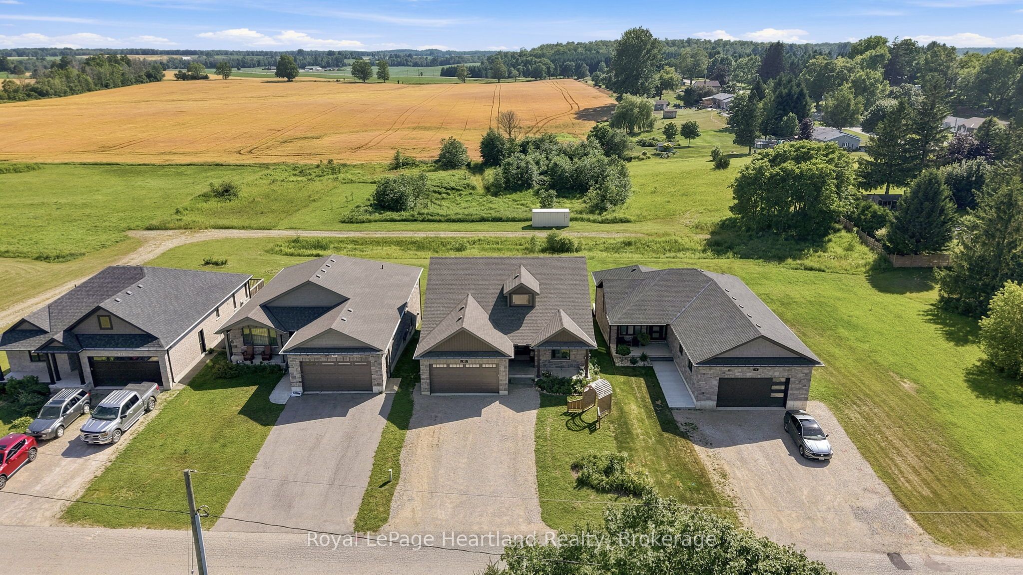 10 Minto Street S Property Photo 45