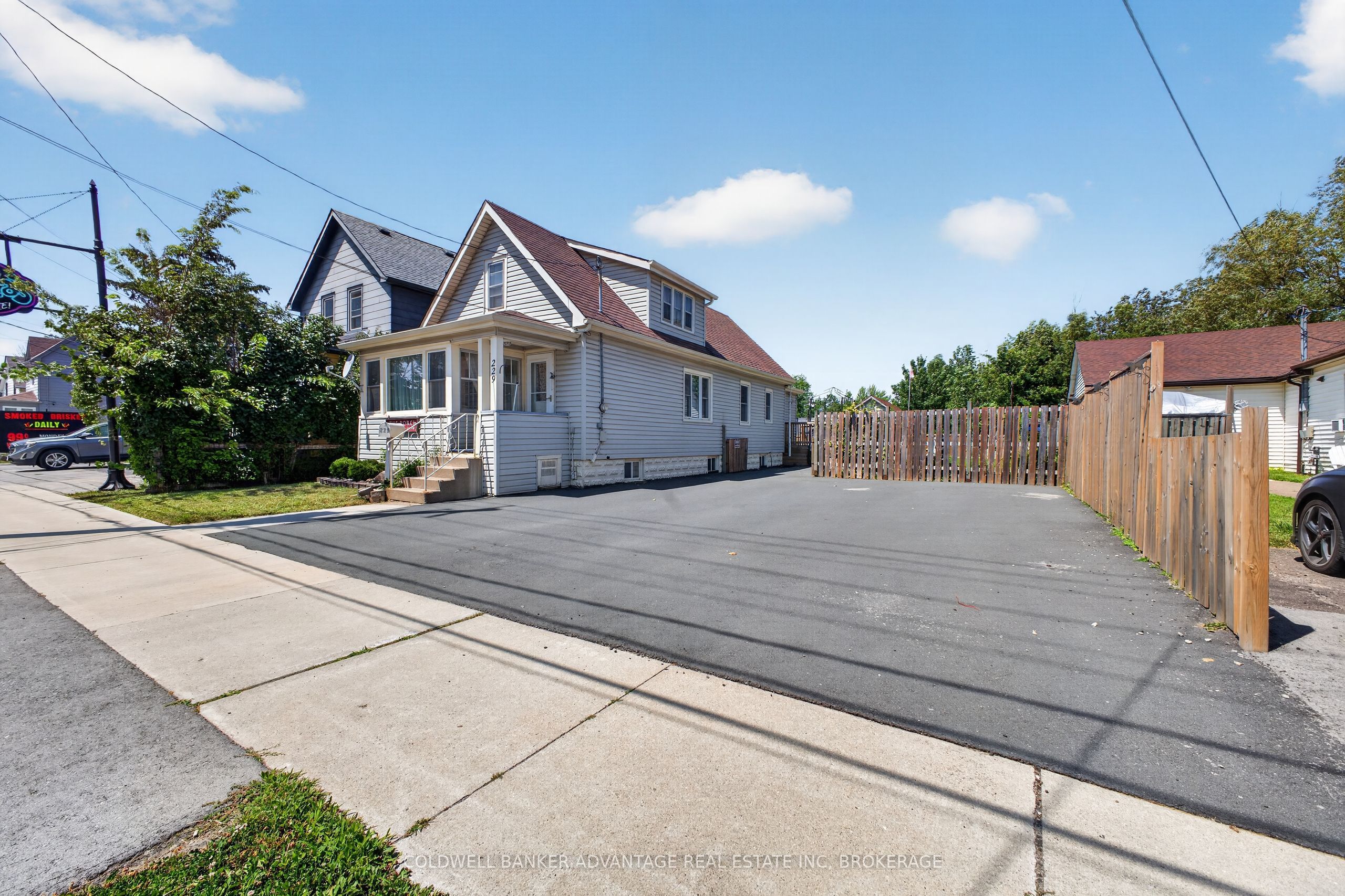 229 Broadway Avenue Property Photo 3
