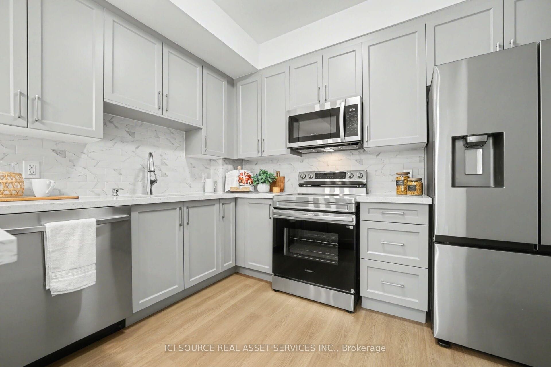 2 Slessor Boulevard 10 Property Photo 6