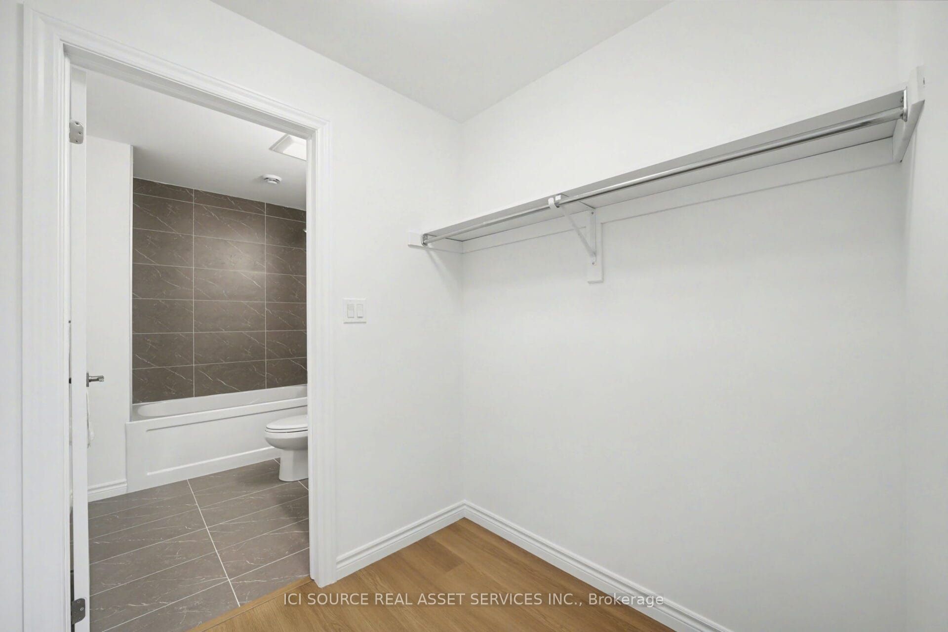 2 Slessor Boulevard 10 Property Photo 14