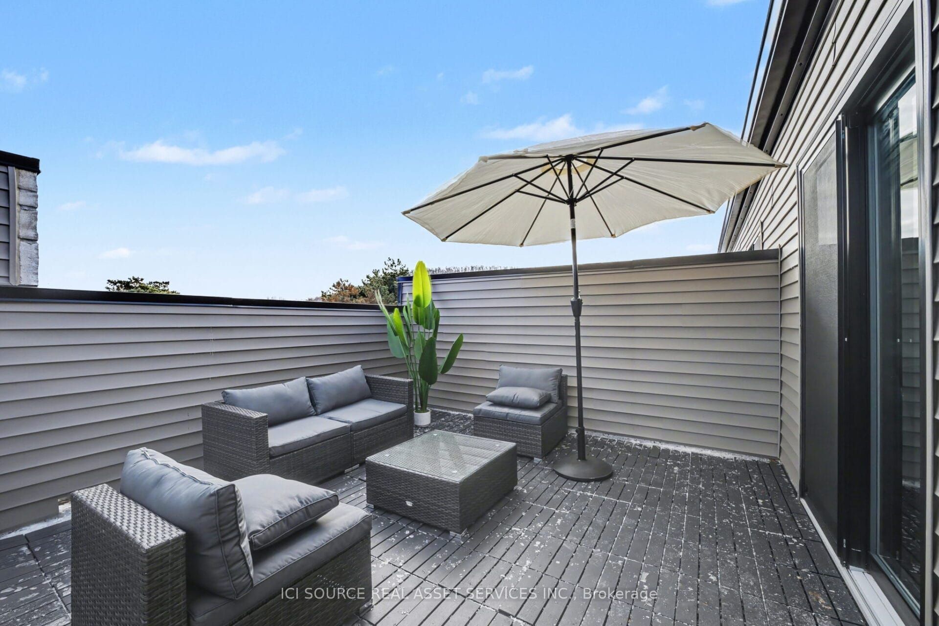 2 Slessor Boulevard 10 Property Photo 18