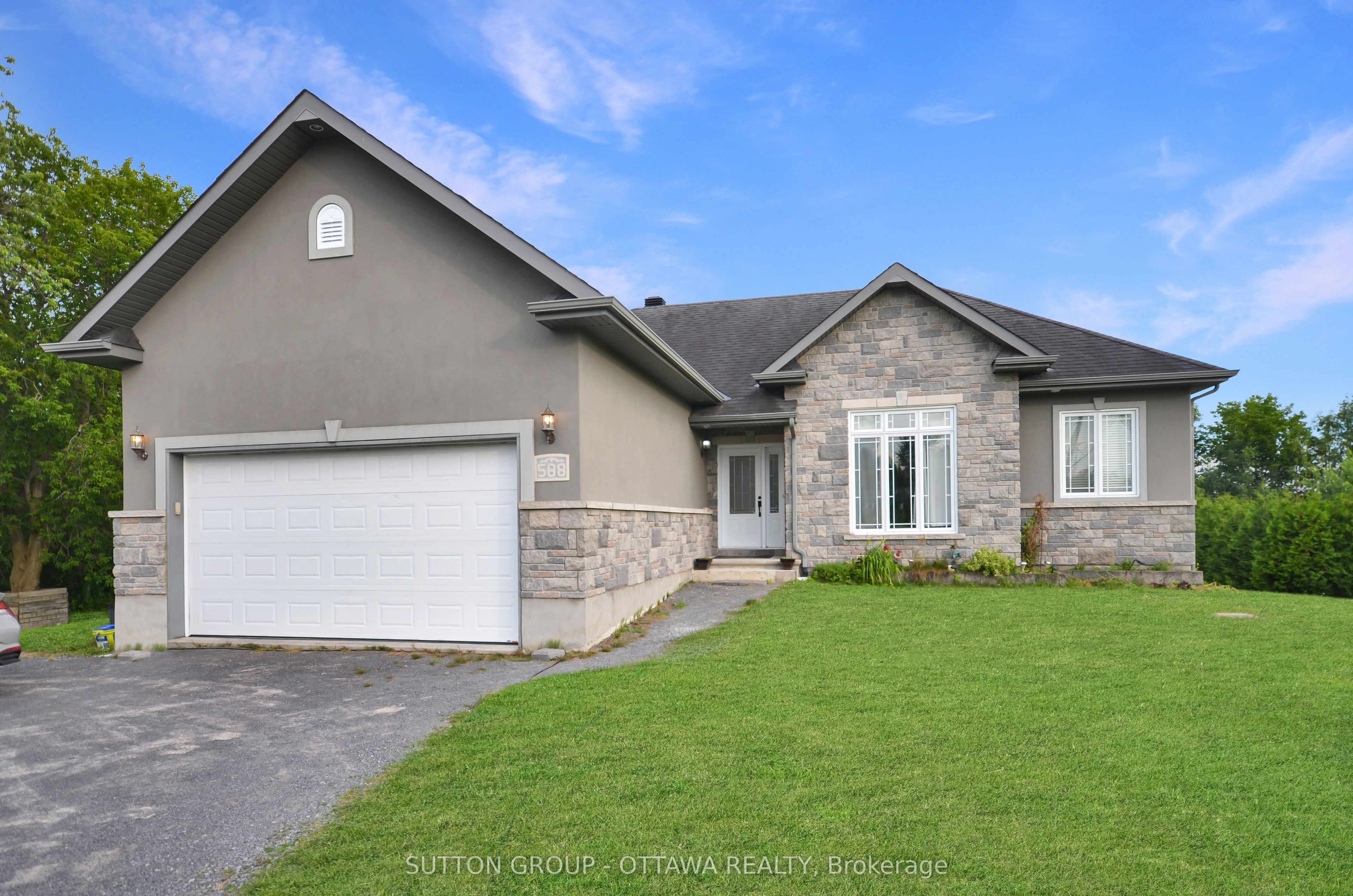 588 Russell Road Property Photo 1