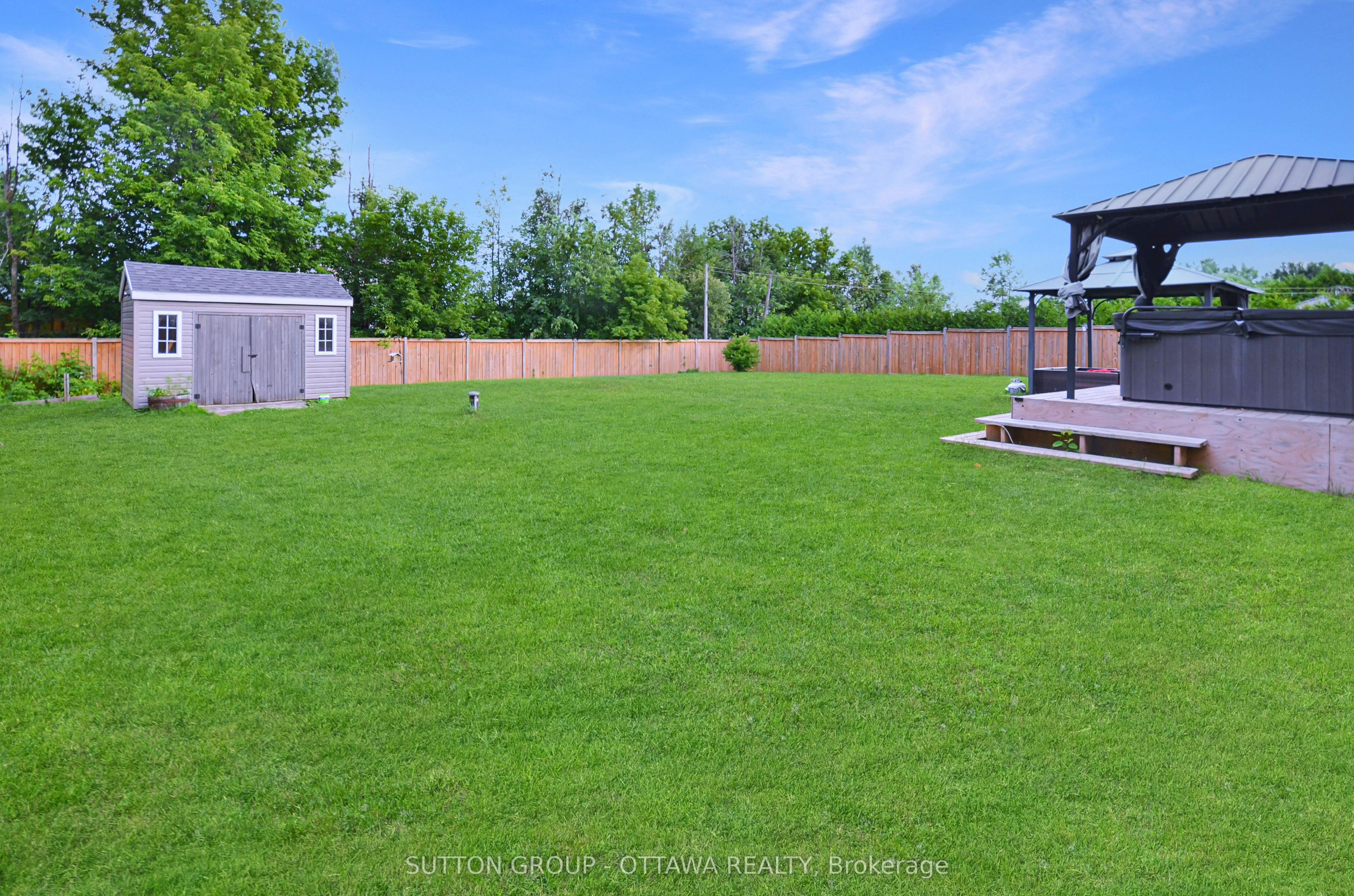 588 Russell Road Property Photo 2