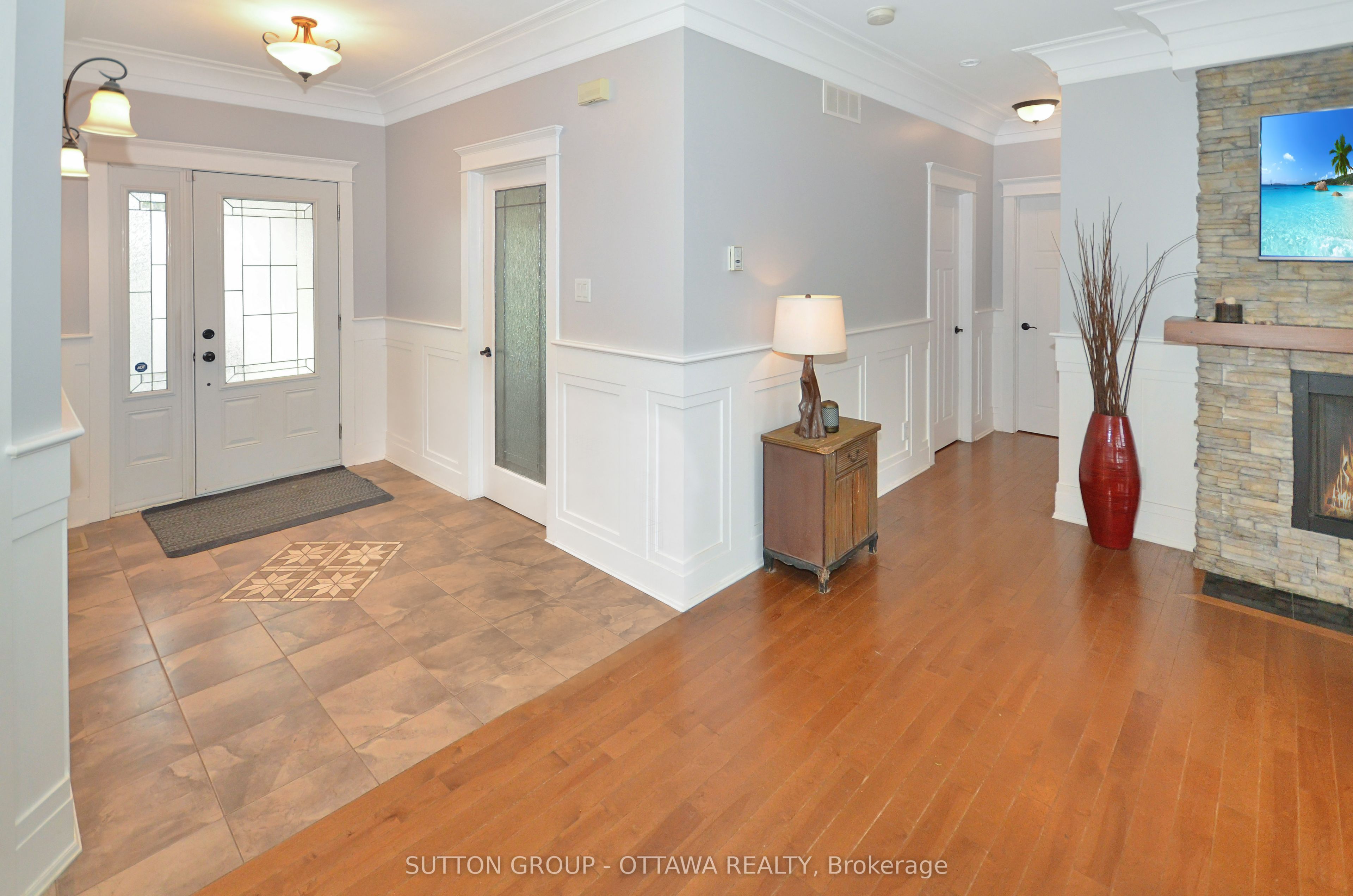 588 Russell Road Property Photo 3
