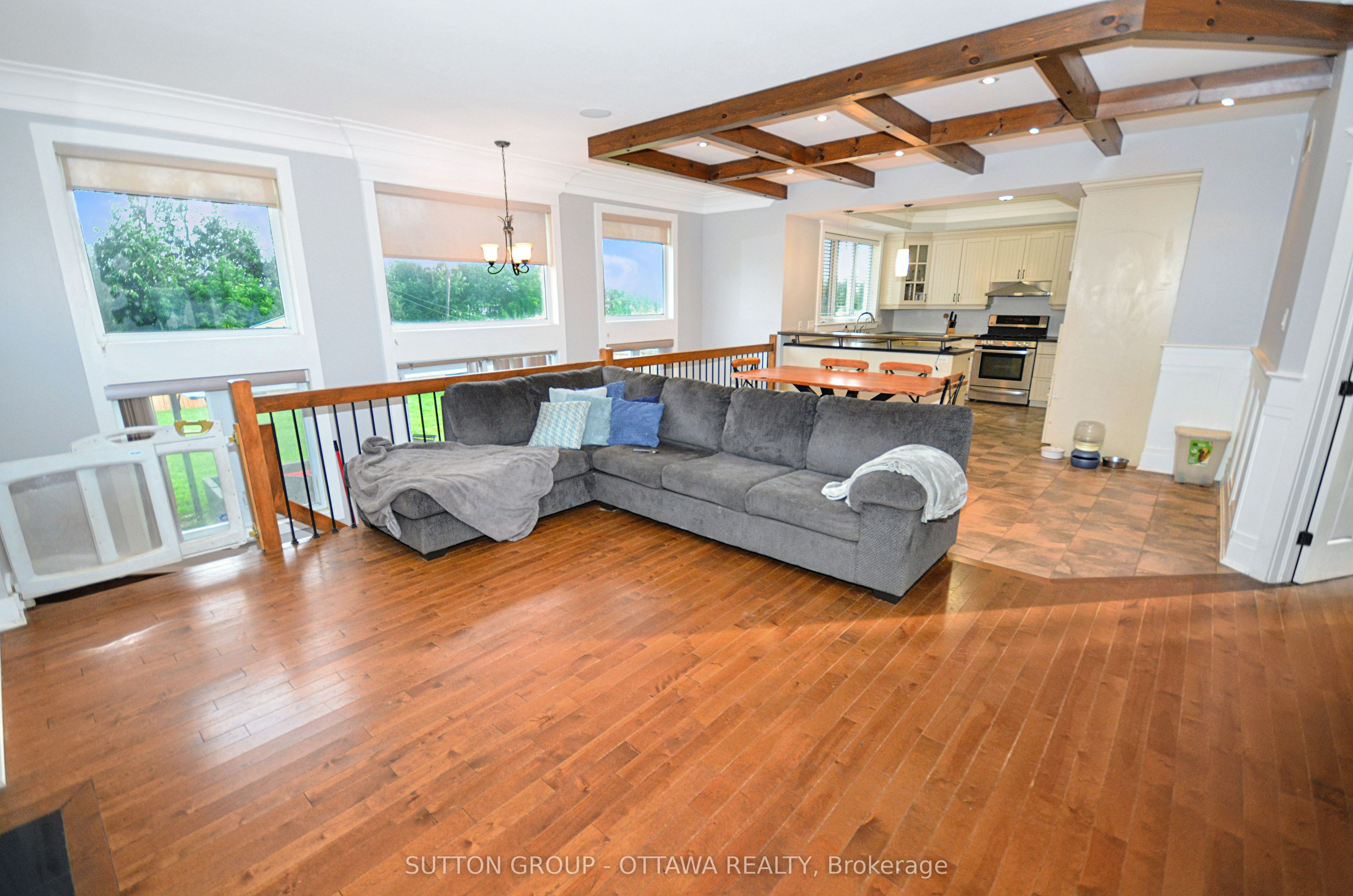 588 Russell Road Property Photo 4