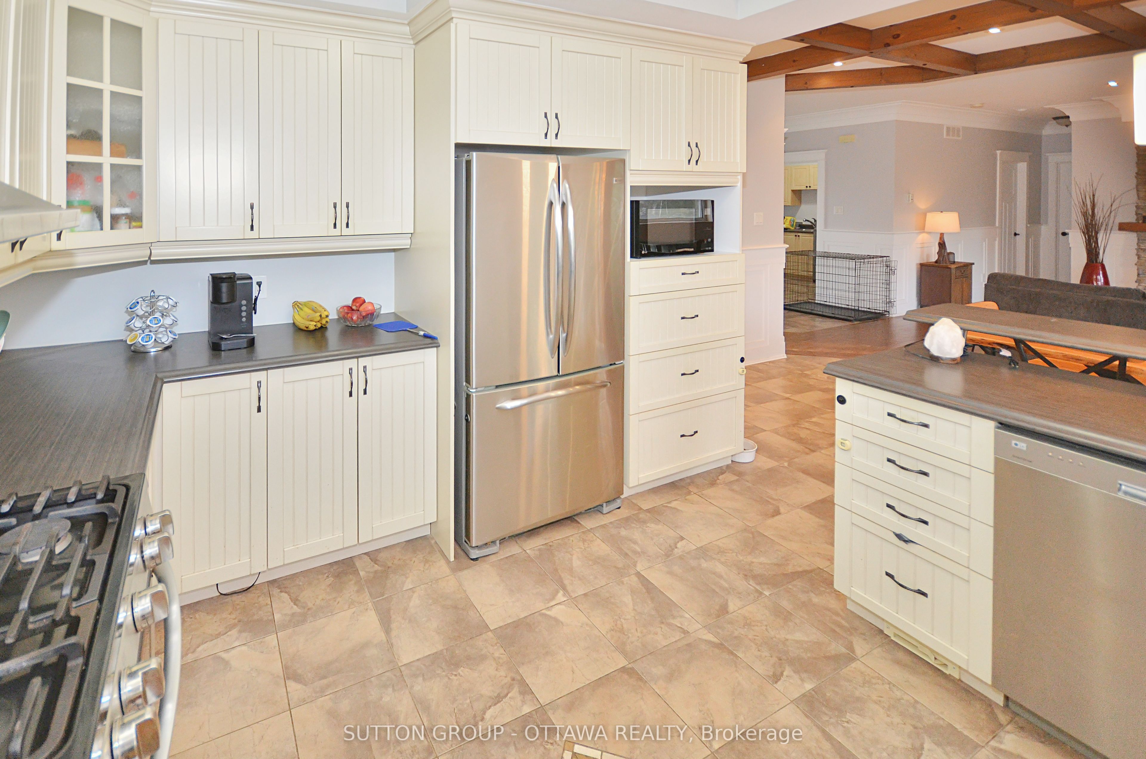 588 Russell Road Property Photo 7