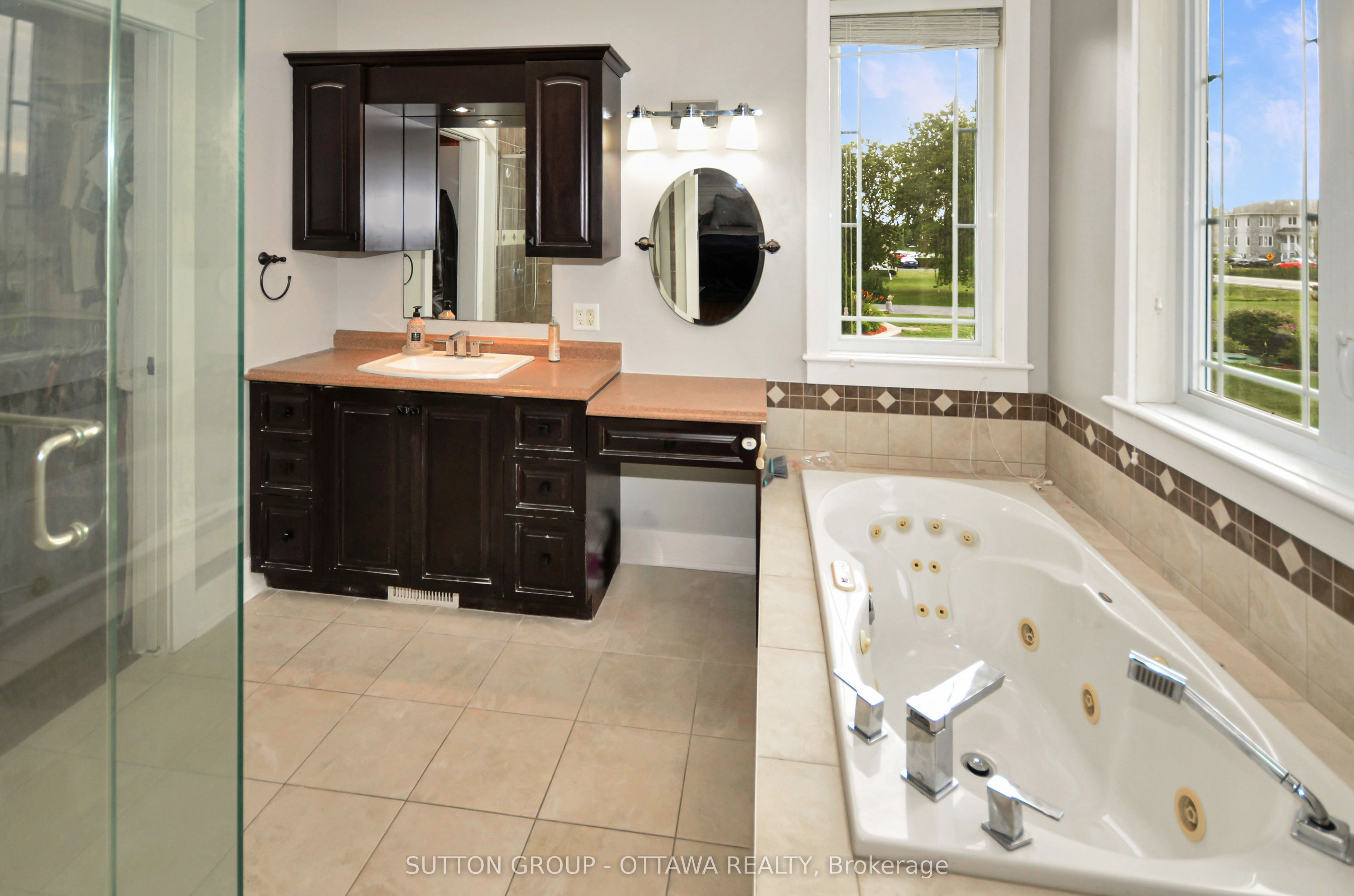 588 Russell Road Property Photo 11