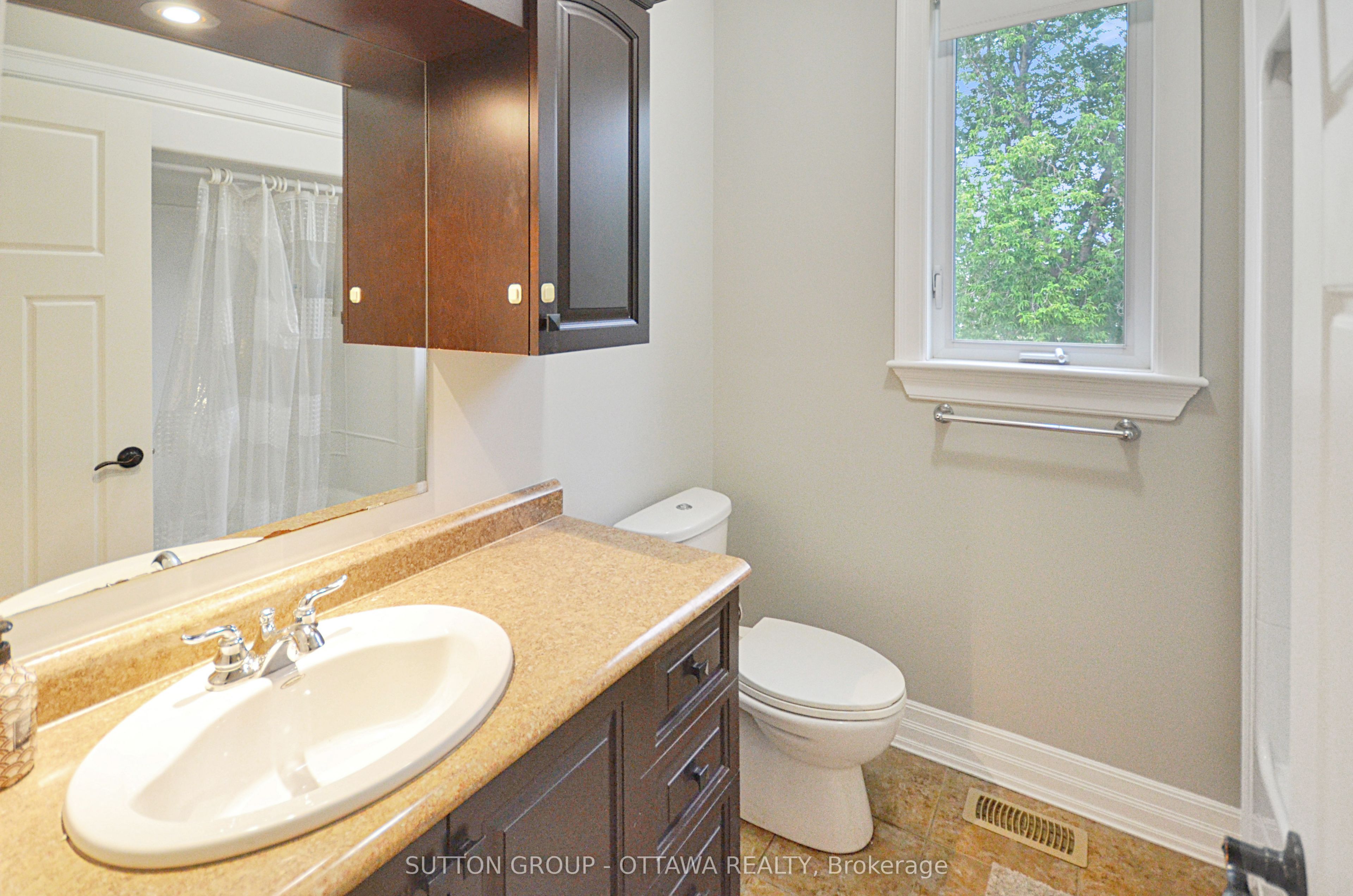 588 Russell Road Property Photo 13