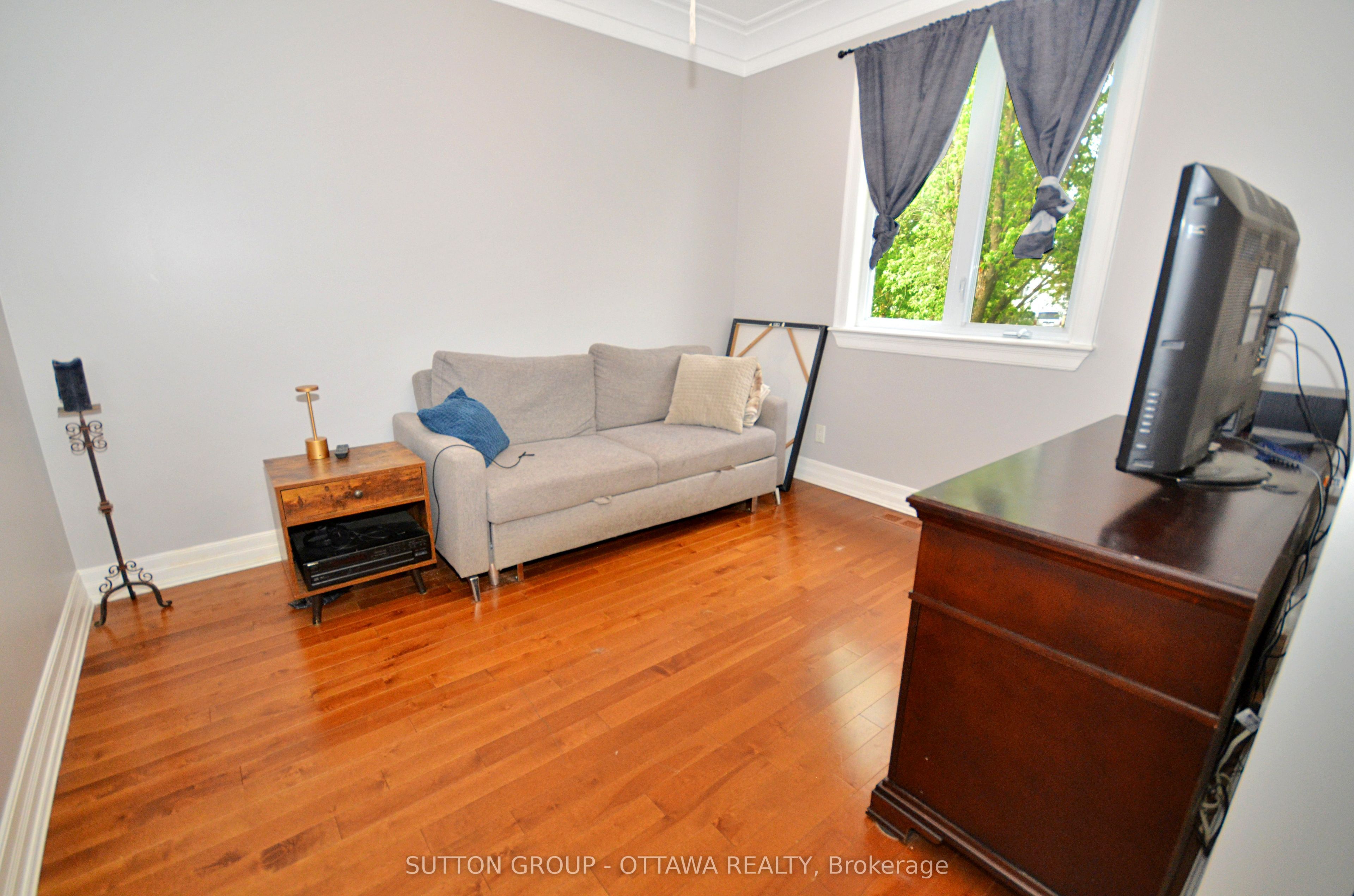 588 Russell Road Property Photo 14